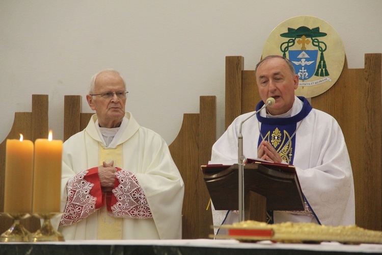 Tarnów. Błogosławieństwo nadzwyczajnych szafarzy Komunii św.