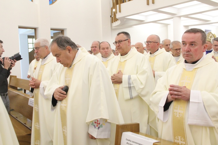 Tarnów. Błogosławieństwo nadzwyczajnych szafarzy Komunii św.