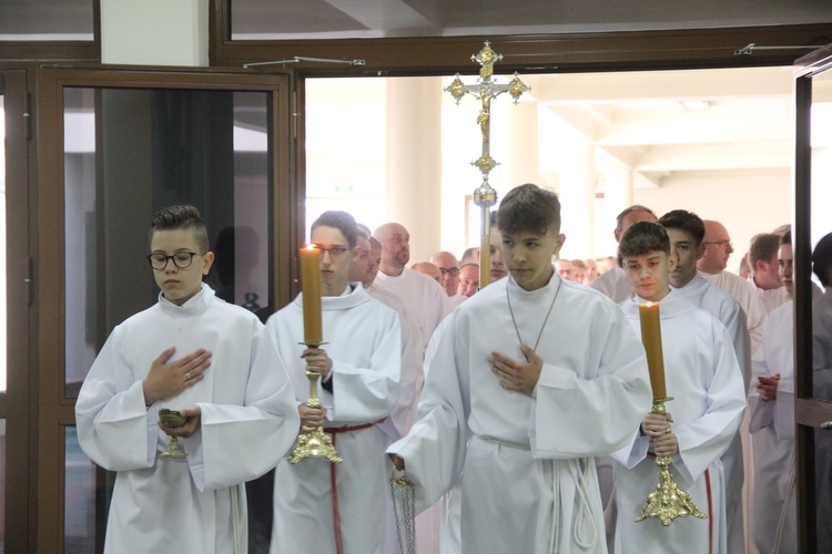 Tarnów. Błogosławieństwo nadzwyczajnych szafarzy Komunii św.