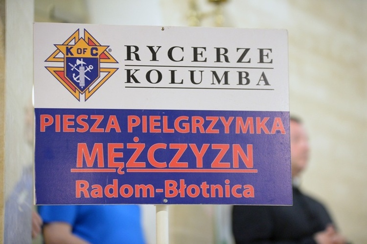 Mężczyźni poszli nocą z Radomia do Błotnicy