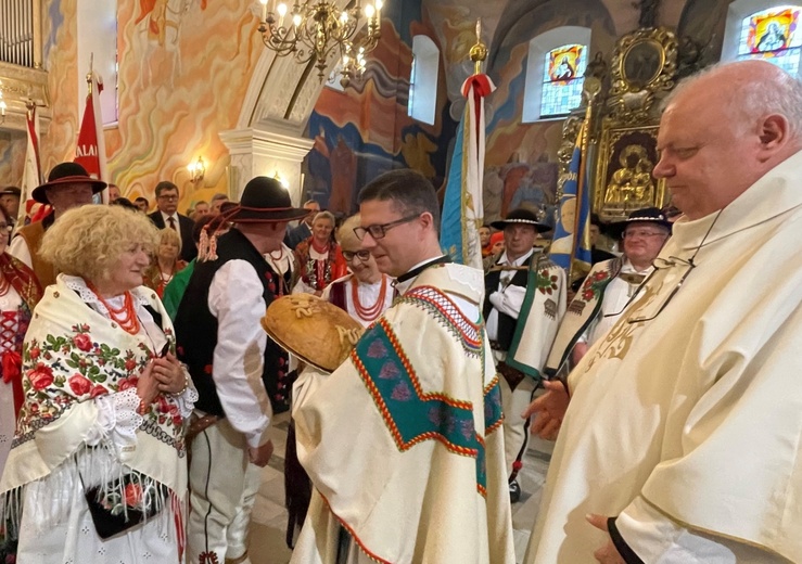 Poświęcenie sztandaru oddziału Związku Podhalan w Radziechowach