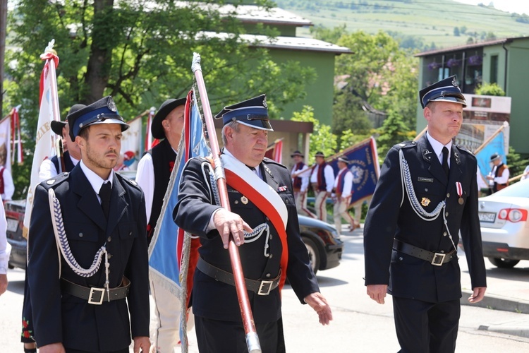 Poświęcenie sztandaru oddziału Związku Podhalan w Radziechowach