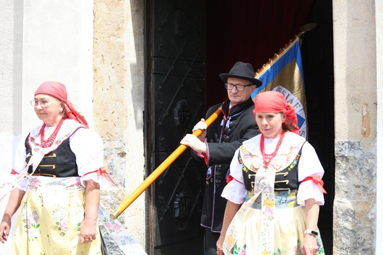 Poświęcenie sztandaru oddziału Związku Podhalan w Radziechowach