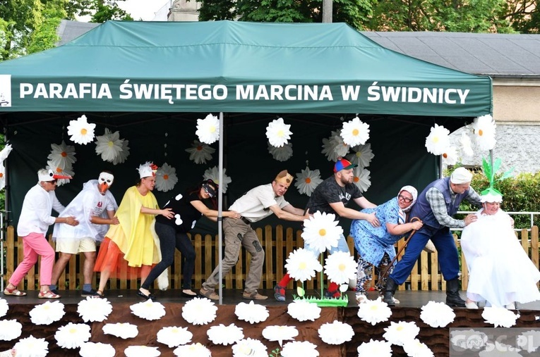 W "Rzepce" zagrał nawet proboszcz