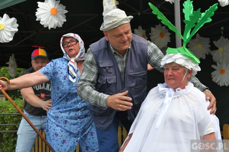 W "Rzepce" zagrał nawet proboszcz