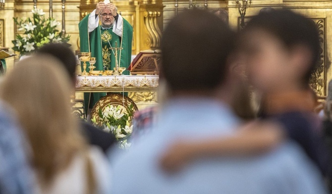 Ks. Skrzypczak: Co zwycięży? Miłość czy egoizm?