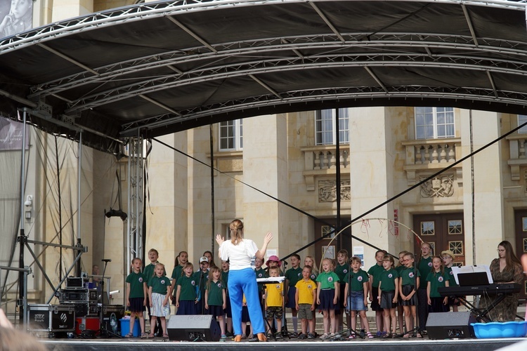 Piknik rodzinny na Dzień Ojca i gra miejska "Przygoda z tatą"