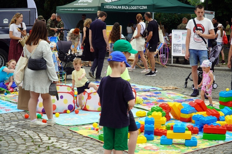 Piknik rodzinny na Dzień Ojca i gra miejska "Przygoda z tatą"