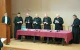 Konferencja Księży Dziekanów rozpoczęła się wspólną modlitwą.