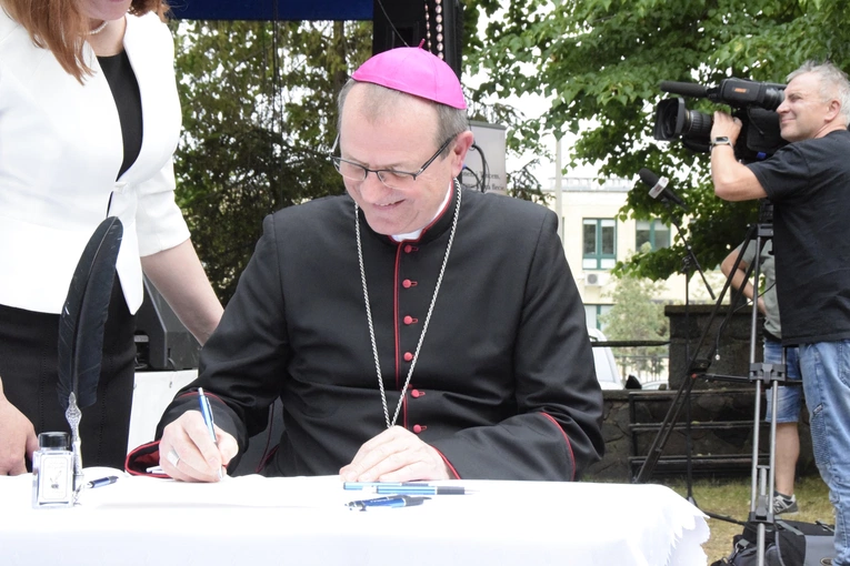 Kamień węgielny pod KCK