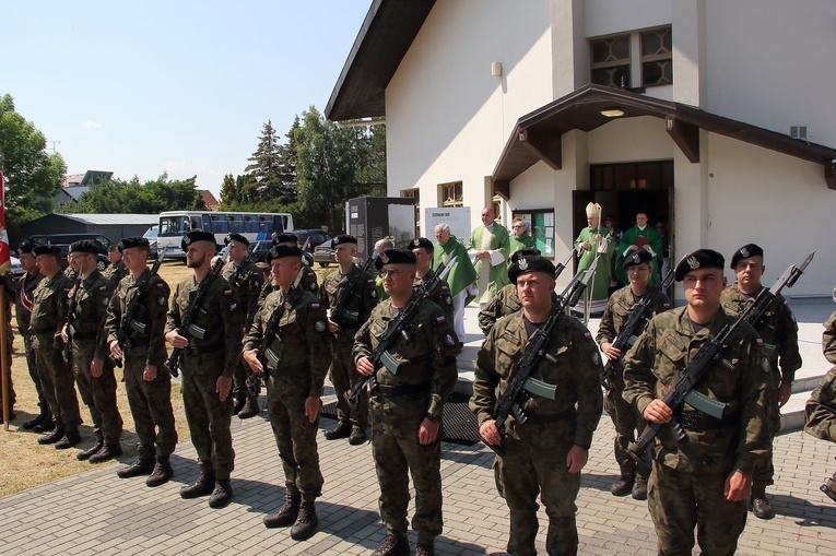 Pomnik internowanych w Mielnie-Unieściu