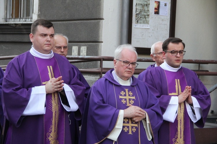 Tarnów. Ostatnie pożegnanie ks. Michała Drożdża