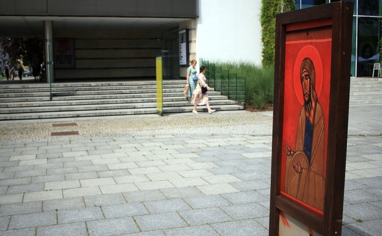 Wystawa "Światło Niestworzone" w Opolu