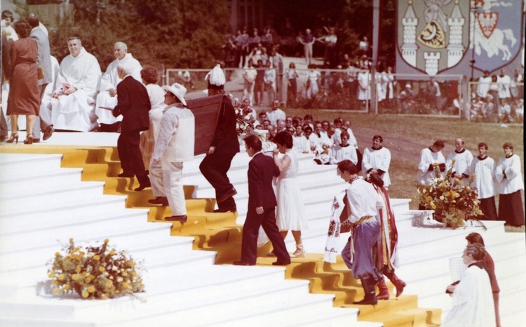 Jan Paweł II we Wrocławiu w 1983 roku - zdjęcia archiwalne