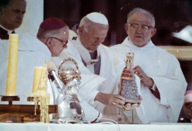 Jan Paweł II we Wrocławiu w 1983 roku - zdjęcia archiwalne