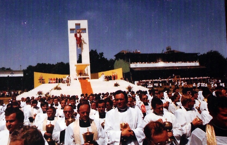 Jan Paweł II we Wrocławiu w 1983 roku - zdjęcia archiwalne