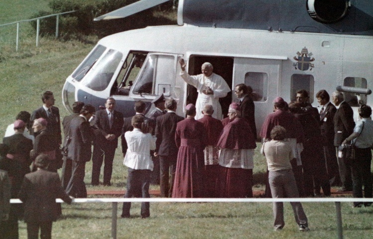 Jan Paweł II we Wrocławiu w 1983 roku - zdjęcia archiwalne