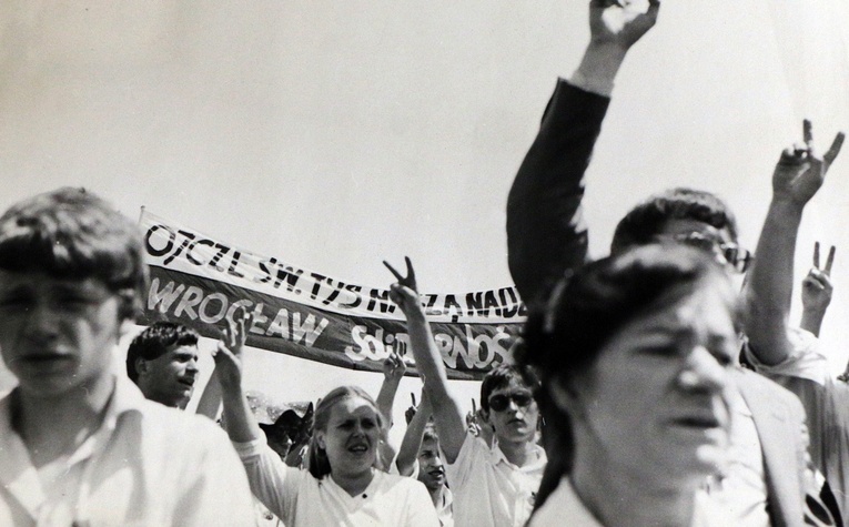 Jan Paweł II we Wrocławiu w 1983 roku - zdjęcia archiwalne