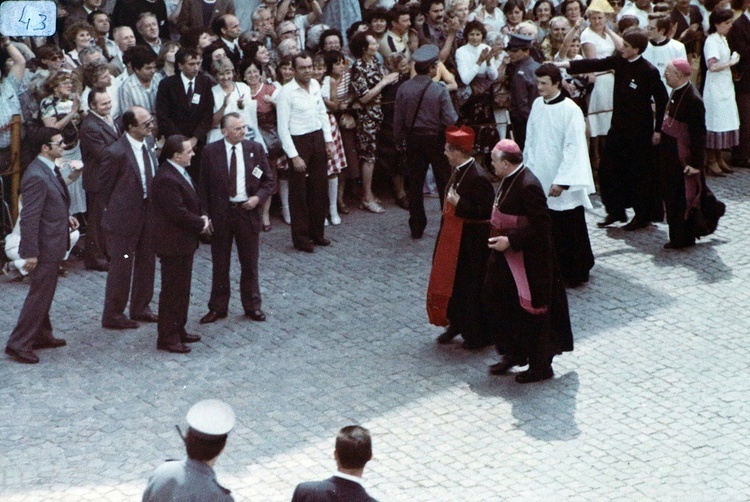 Jan Paweł II we Wrocławiu w 1983 roku - zdjęcia archiwalne