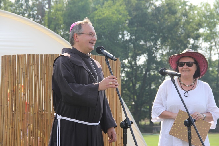 Poświęcenie kamienia węgielnego pod nową siedzibę Środowiskowego Domu Samopomocy w Skawinie