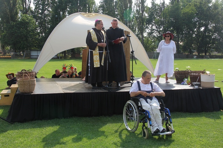 Poświęcenie kamienia węgielnego pod nową siedzibę Środowiskowego Domu Samopomocy w Skawinie