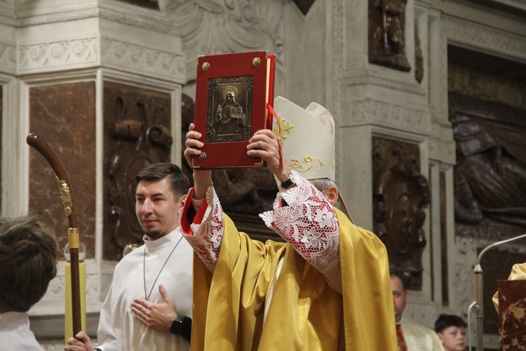 Tarnów. Srebrny jubileusz sióstr misjonarek w katedrze