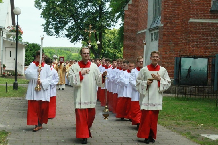 Pielgrzymka LSO do Wąwolnicy