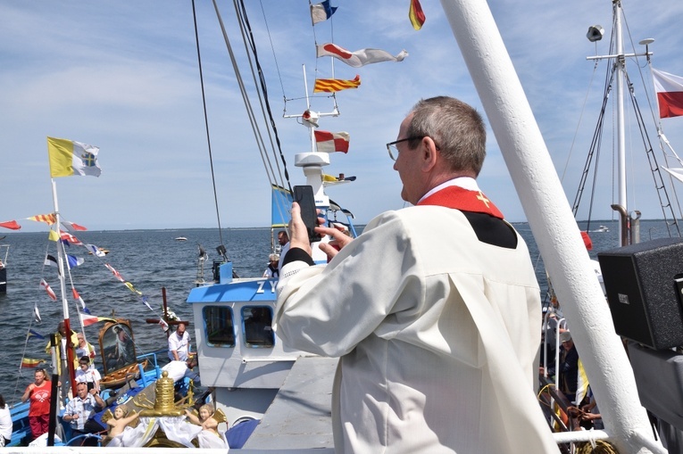 Morskie nabożeństwo na Zatoce i Eucharystia w Pucku