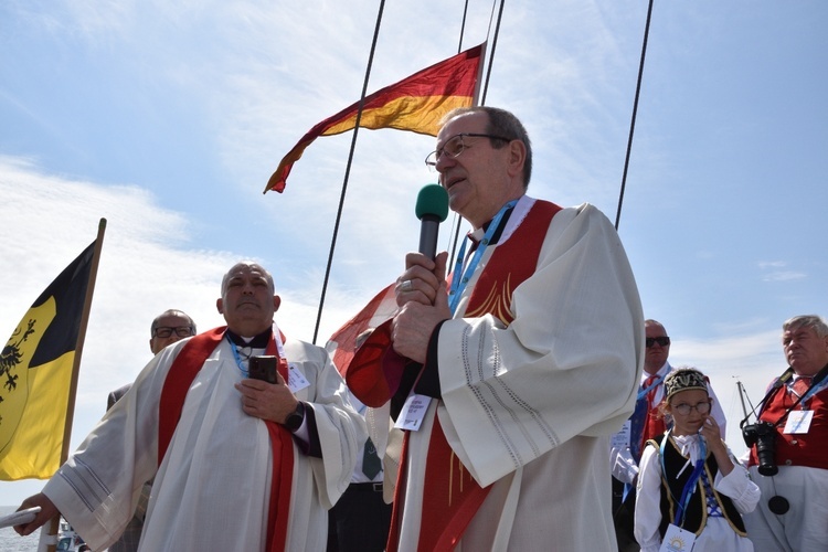 Morskie nabożeństwo na Zatoce i Eucharystia w Pucku