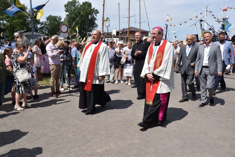 Morskie nabożeństwo na Zatoce i Eucharystia w Pucku