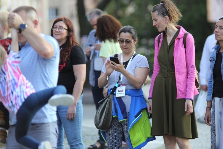 Koncert uwielbieniowy przy legnickiej katedrze