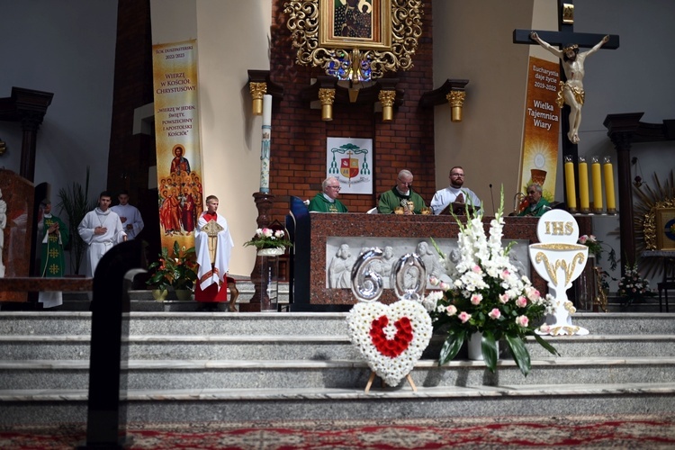 Świdnica. Diamentowy jubileusz ks. inf. Kazimierza Jandziszaka