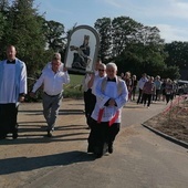 Skrzatuska Pieta nie ustaje w drodze