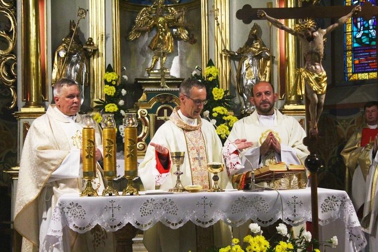 Ujanowice. Setna rocznica święceń kapłańskich ks. Bernardyna Dziedziaka