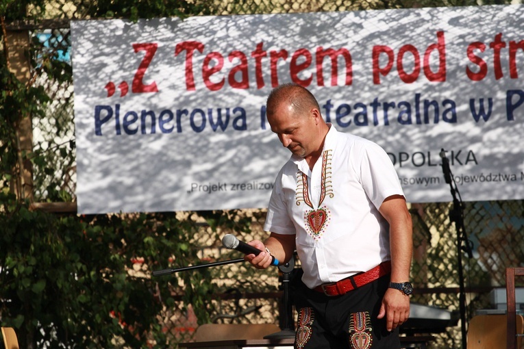 Wieczór teatralny w Podegrodziu