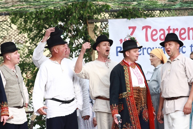 Wieczór teatralny w Podegrodziu