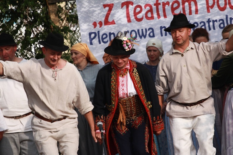 Wieczór teatralny w Podegrodziu