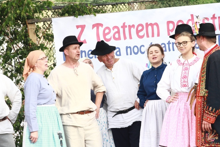 Wieczór teatralny w Podegrodziu