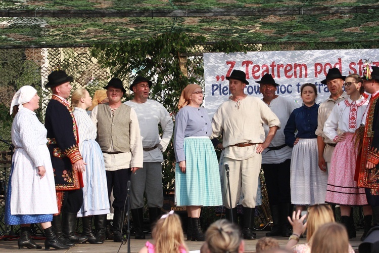 Wieczór teatralny w Podegrodziu