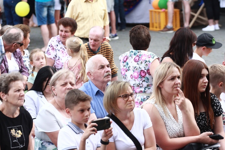 Festyn na budowę kościoła w Ochotnicy Dolnej