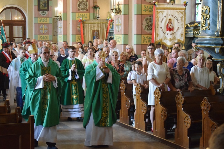 Wprowadzenie relikwii św. Ambrożego do kościoła w Jeżowem