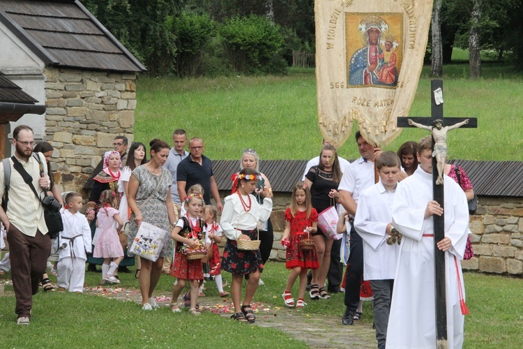 Nowy Sącz. Uroczystość ku czci świętych Piotra i Pawła w Parku Etnograficznym