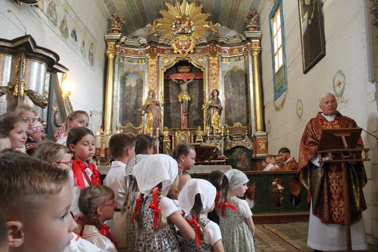 Nowy Sącz. Uroczystość ku czci świętych Piotra i Pawła w Parku Etnograficznym