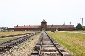 Muzeum Auschwitz nagrodziło wolontariuszy pomagających w miejscu pamięci