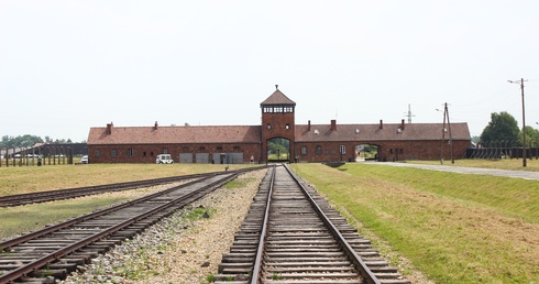 Muzeum Auschwitz nagrodziło wolontariuszy pomagających w miejscu pamięci
