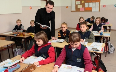 Urząd Miasta tłumaczy się wrocławskiej kurii ws. organizacji lekcji religii