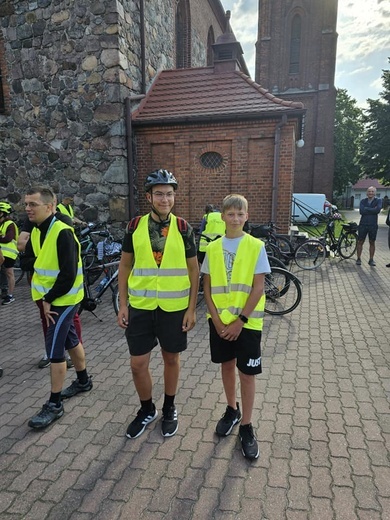 Na rower wsiadł nawet bp Paweł Socha