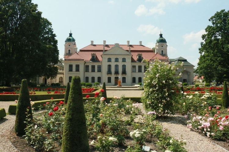 Pałac i park w Kozłówce to miejsce pełne wrażeń.