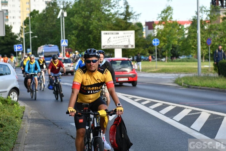 Wyruszyła Rowerowa Pielgrzymka Głogowska