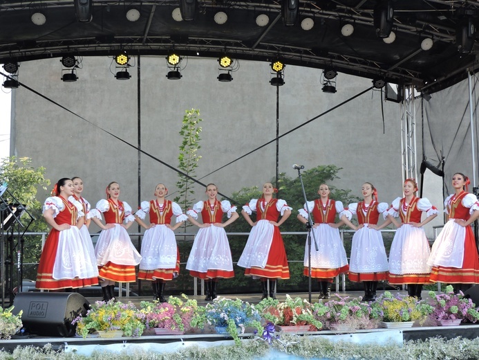 Biesiada u Apostołów w Żychlinie